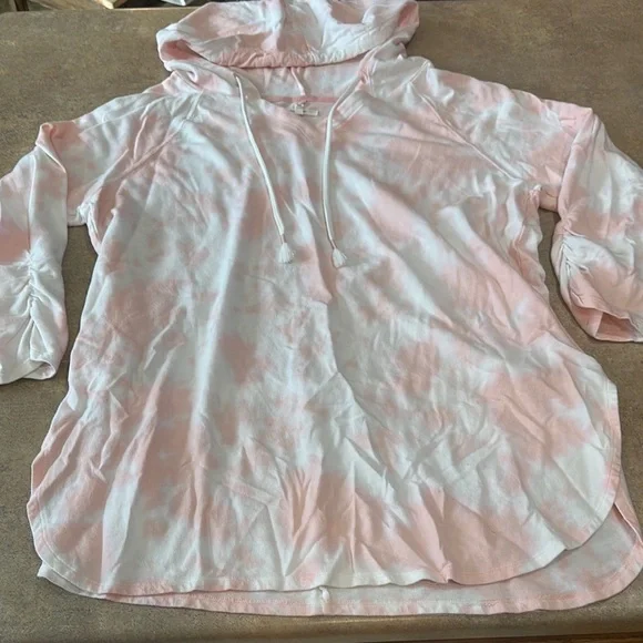 Maurices shirt with hood size XL it has 3/4 length sleeves - Picture 1 of 6